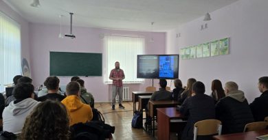 Штучний інтелект та майбутнє IT: у Золочівському коледжі відбулася відкрита лекція для майбутніх розробників